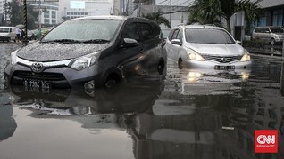 FOTO: Banjir di Kawasan Sekitar Mabes Polri