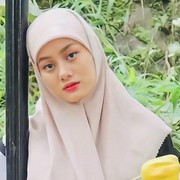 Dikira Siswi Pesantren, Gaya Hijab Dinda Hauw Jadi Sorotan