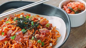 Kepedasan Makan Samyang, Pria di London Sempat Tuli