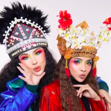 Lirik Lagu Show Off Your Colors - Titi DJ Feat. Sara Fajira & Eka Gustiwana