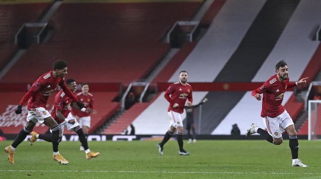 Fernandes Balas Kritik Klopp Lewat Tendangan Bebas Mematikan Bruno Fernandes menjawab tudingan Manchester United sebagai raja penalti lewat tendangan bebas mematikan ke gawang Liverpool.