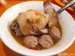 5 Bakso Unik di Depok, Bakso Cumi Gajah hingga Soto Mie Bakso
