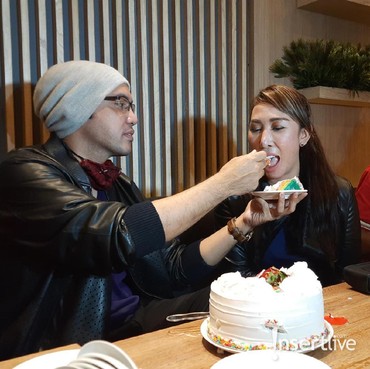 Ultah ke-39 Tahun, Sandy Tumiwa Dapat Kejutan Spesial dari Henny Mona