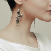 Percantik Penampilan dengan Aksesori yang Sedang Tren Berikut Ini