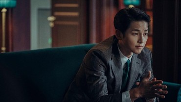 img-title Transformasi Song Joong Ki Jadi Mafia Berhati Dingin di DraKor 'Vincenzo'