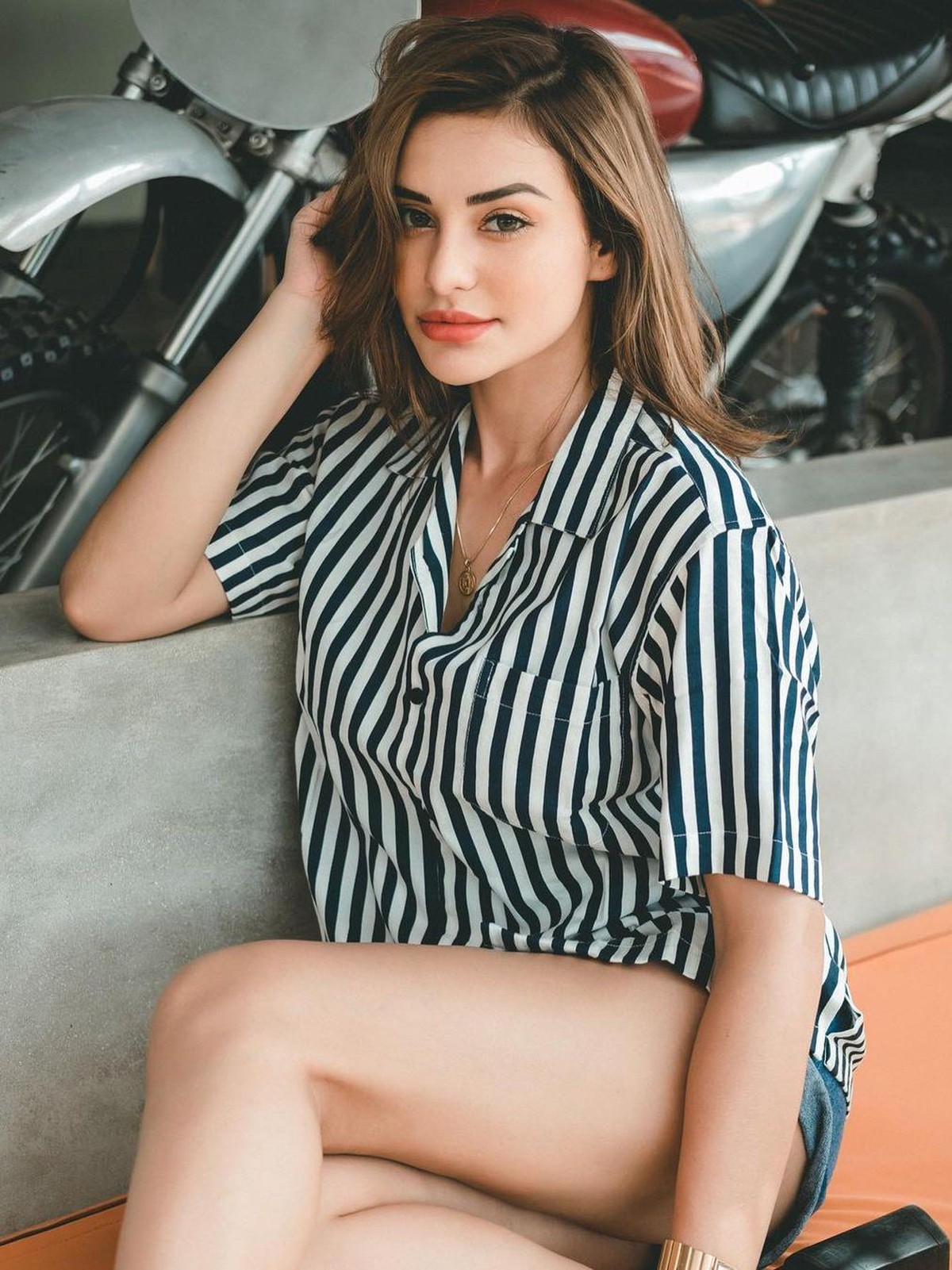 6 Gaya Seksi Nora Alexandra yang Dituding Khianati Jerinx