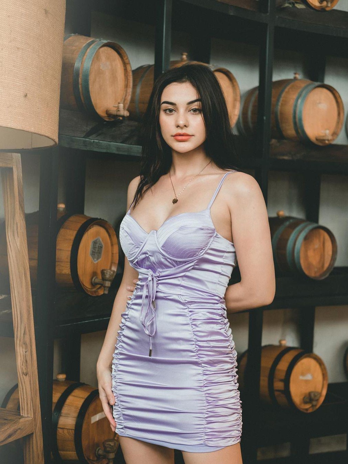 6 Gaya Seksi Nora Alexandra yang Dituding Khianati Jerinx