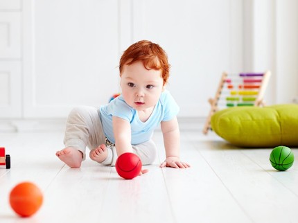 Ajari Si Kecil Permainan Bola di Rumah, Ini Manfatnya Bunda