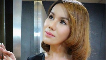 Jatuh-bangun Kehidupan Transgender Bow Sebelum Dinikahi Berondong