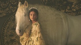 Dior Akan Gelar Peragaan Busana di Athena