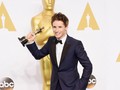 Eddie Redmayne Renang di Musim Dingin Demi Fantastic Beasts 3