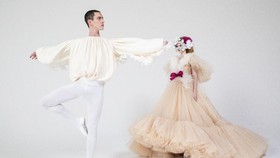 Hispanic dan Arsitektur Islam Ratusan Tule Giambattista Valli