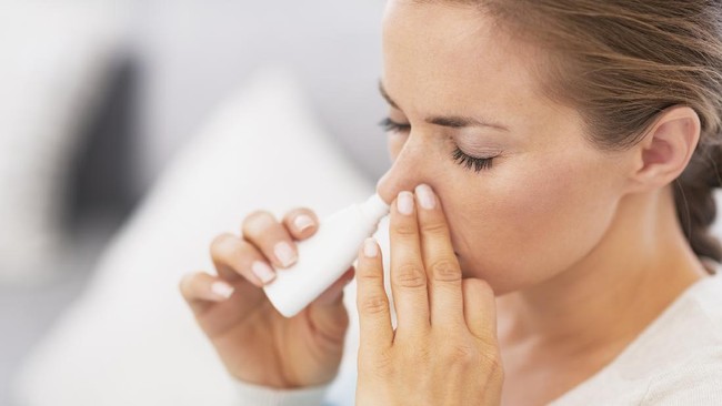 Para ilmuwan berencana untuk menguji keefektifan vaksin Covid-19 AstraZeneca yang disemprot ke hidung.