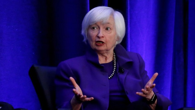 Menkeu AS Janet Yellen mengingatkan Trump tidak mengambil langkah radikal mengenai izin perbankan sehingga bisa memicu krisis.