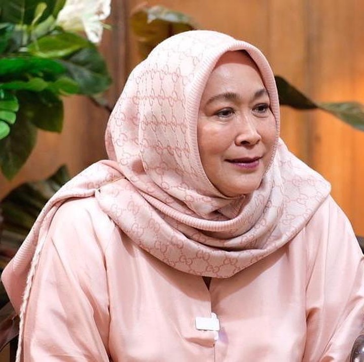 <p>Kini, Jenny Rachman sudah berusia 62 tahun. Meski begitu, wanita kelahiran Jakarta ini masih terilihat sehat, bugar, awet muda, dan aktif dalam berbagai kegiatannya, lho. (Foto: Instagram: @jennyrahman18)</p>