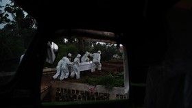 Jenazah Covid-19 di Bantul Dimakamkan Tanpa Prokes