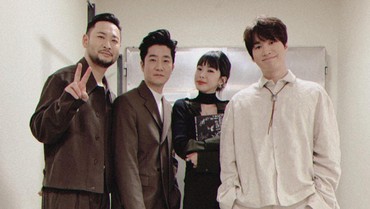 Lirik Lagu Based On A True Story - Epik High feat. Heize