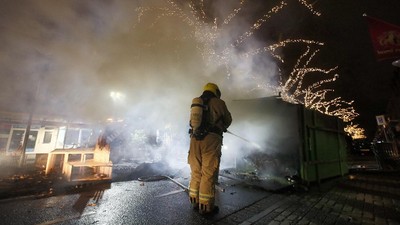 FOTO: Demo Membara Tolak Jam Malam di Belanda