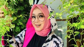 Jenazah Rina Gunawan Dimakamkan di TPU Tanah Kusir