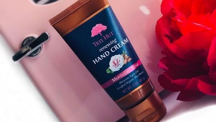 10 Hand Cream untuk Kulit Tangan Lembap dan Harum Seharian 10 Hand Cream untuk Kulit Tangan Lembap dan Harum Seharian