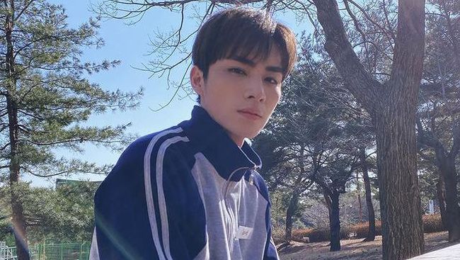 Xiaojun WayV Bagi-bagi Angpau untuk Fans, Jumlahnya Bikin Kaget