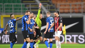 Ibrahimovic Minta Maaf Usai Kartu Merah di Derby Milan