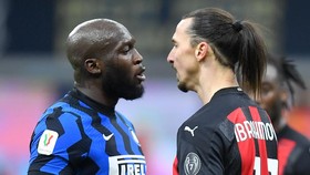 Konflik Lukaku vs Ibrahimovic Bikin Derby Milan Makin Panas