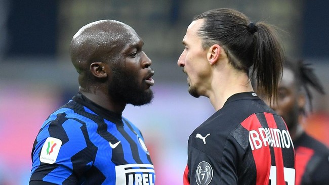 Pengguna media sosial Twitter meminta bomber AC Milan, Zlatan Ibrahimovic dan Romelu Lukaku (Inter Milan) bertarung di arena UFC.