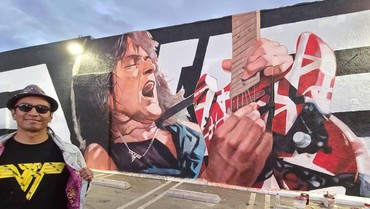 Mural Eddie Van Halen Terpampang di Tembok Los Angeles