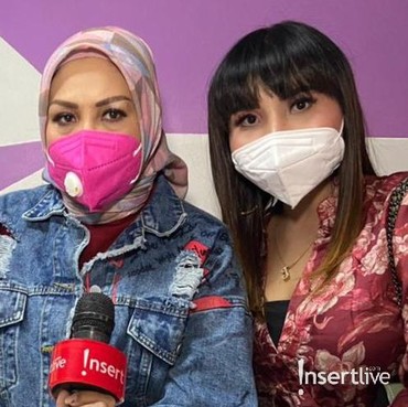Elly Sugigi dan Eva Belisima Jengah Dituding Artis Settingan