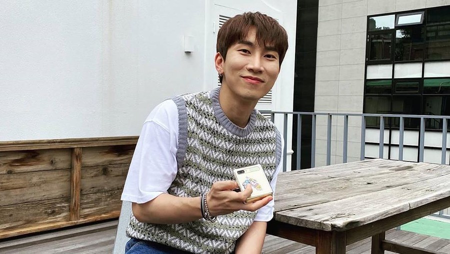 Diduga Masih Anggap Ilhoon Bagian BTOB, Eunkwang Minta Maaf