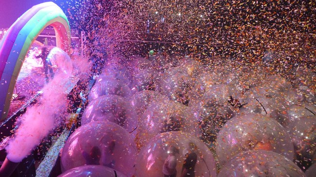 FOTO: Konser di Dalam Balon, Siasat Flaming Lips kala Pandemi