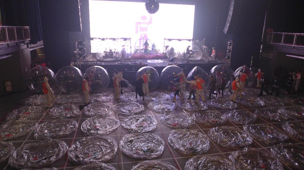 FOTO: Konser di Dalam Balon, Siasat Flaming Lips kala Pandemi
