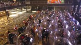 FOTO: Konser di Dalam Balon, Siasat Flaming Lips kala Pandemi Setelah tampil virtual dengan dalam gelembung raksasa, The Flaming Lips akhirnya mewujudkan konser dengan balutan balon besar sebagai siasat di tengah pandemi.