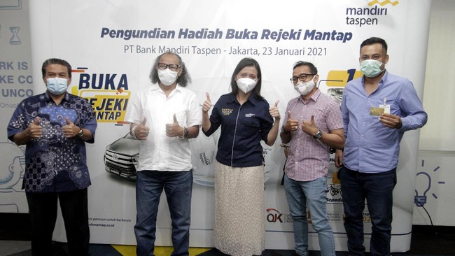 Program undian Buka Rejeki Mantap periode 1 berhadiah utama satu unit mobil Kijang Innova itu dimenangkan oleh seorang nasabah dari Kantor Cabang Jakarta.