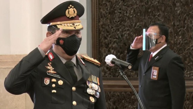 Kapolri Jenderal Listyo Sigit diketahui melompati sejumlah angkatan di atasnya sebelum dilantik sebagai Kapolri, hari ini.