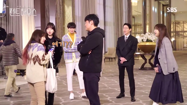 Seru, Ini Momen Behind The Scene Drama Korea 'The Penthouse' Seru, Ini Momen Behind The Scene Drama Korea 'The Penthouse'