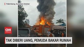 VIDEO: Tak Diberi Uang, Pemuda Bakar Rumah