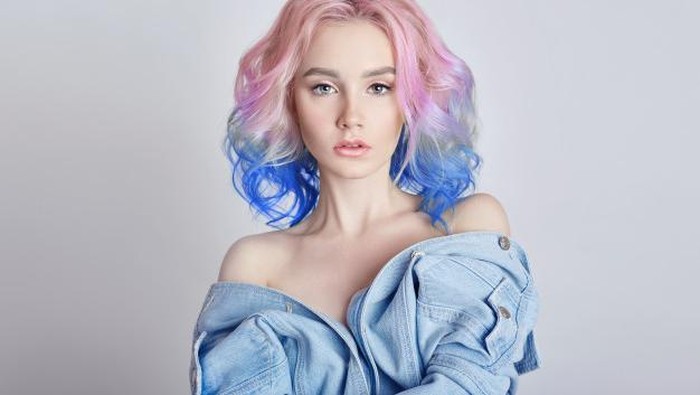 Tampil Fresh dengan Tren Warna Rambut di Tahun 2021 Ini Yuk!