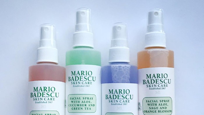 4 Varian Facial Spray dari Mario Badescu, Pilih yang Paling Pas Buat Kulitmu!