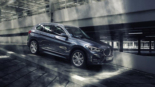 BMW Group Indonesia meluncurkan tiga produk baru sekaligus, yakni varian baru X1 serta pembaruan X3 dan X5.
