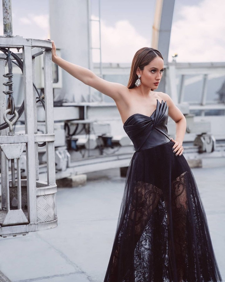 Cinta Laura