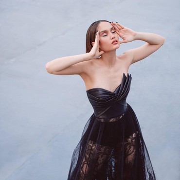 Jawaban Tegas Cinta Laura Saat Ditanya soal Merokok