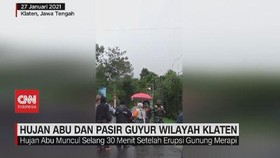 VIDEO: Hujan Abu dan Pasir Guyur Wilayah Klaten