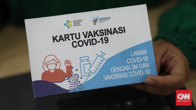 Berdasarkan rincian pelaksanaan vaksinasi diatur Kemenkes lewat Petunjuk Teknis, pelayan publik adalah yang memberikan pelayanan ke masyarakat secara langsung.