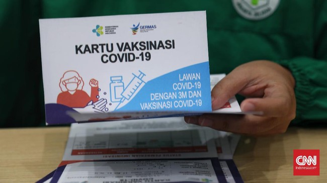 Pakar keamanan siber menilai mencetak sertifikat vaksinasi yang belakangan jadi tren di Indonesia berisiko menyebabkan kebocoran data pribadi.