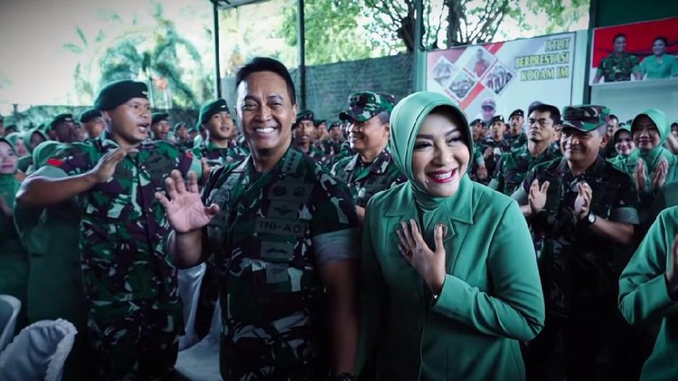 Jenderal Andika Perkasa dan Ibu Hetty