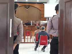 Sidang Eksepsi Jumhur Hidayat di Kasus Ujaran Kebencian Dijaga Polisi