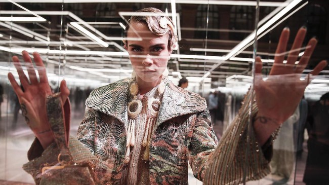 FOTO : Fendi Couture dan Womenswear Perdana Kim Jones