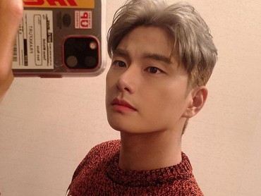 img-title Reaksi Tak Terduga Ayah Lee Yi Kyung Saat Tahu Sang Anak Bintangi Film Gay